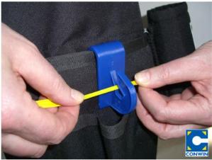 Clip-On Quick Cutter for Ribbon, 1 Piece
