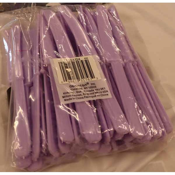 Lavender Plastic Knives, 50 Count