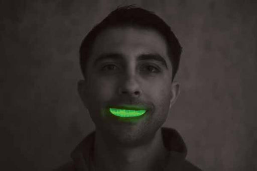 Embout buccal lumineux avec fondu enchaîné vert