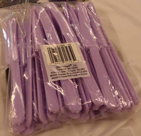 Lavender Plastic Knives, 50 Count